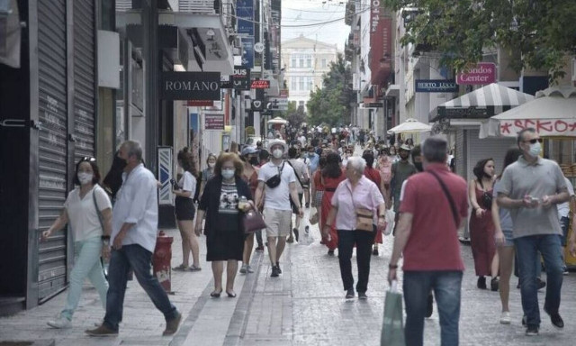 Μείωση εργοδοτών, αύξηση των μισθωτών στο λιανεμπόριο