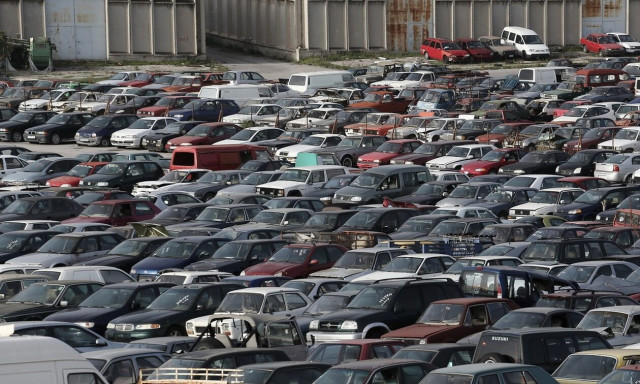 Αυτοκίνητα από 300 ευρώ: Ανοιχτή η αποθήκη - Δείτε τη λίστα με όλα τα οχήματα