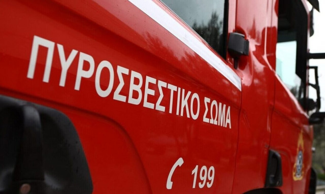 Πέραμα: Φωτιά σε πλοίο στη Ναυπηγοεπισκευαστική ζώνη