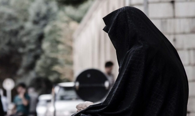 Βόλος: Τι λέει η φοιτήτρια που ξυλοκοπήθηκε από τον πατέρα της επειδή ασπάστηκε το Ισλάμ