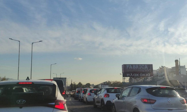 Κίνηση τώρα: Μεγάλο μποτιλιάρισμα στον Κηφισό - Ποιοι δρόμοι είναι «στο κόκκινο»