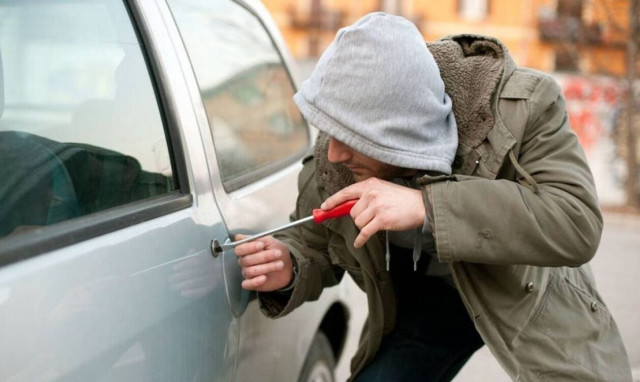 Κρήτη: Έπαιρνε το λεωφορείο από τον Άγιο Νικόλαο για να κλέψει αυτοκίνητα στο Ηράκλειο