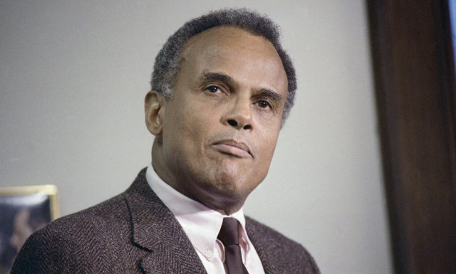 Πέθανε ο θρυλικός τραγουδιστής Χάρι Μπελαφόντε