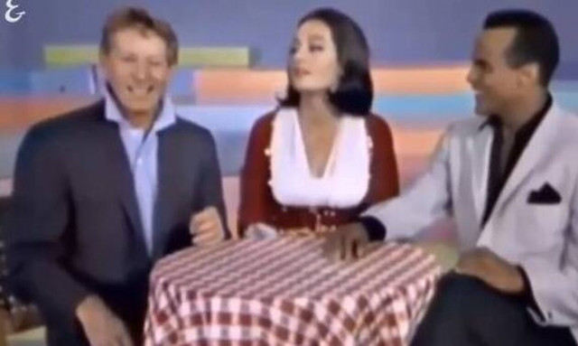 Χάρι Μπελαφόντε: Όταν τραγούδησε το «Σήκω χόρεψε κουκλί μου» με την Νανά Μούσχουρη και τον Ντάνι Κέι