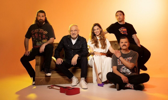 Νίκος Πορτοκάλογλου και Ρένα Μόρφη στο Θέατρο Βράχων