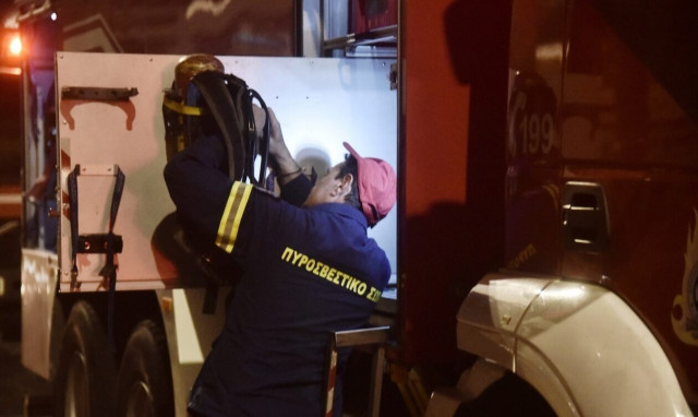 Ασπρόπυργος: Η Πυροσβεστική εντόπισε πτώμα σε φλεγόμενο παράπηγμα