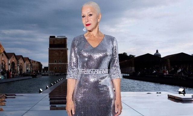 Έλεν Μίρεν: Με το μαγιό της απολαμβάνει τον ήλιο του Μεξικού