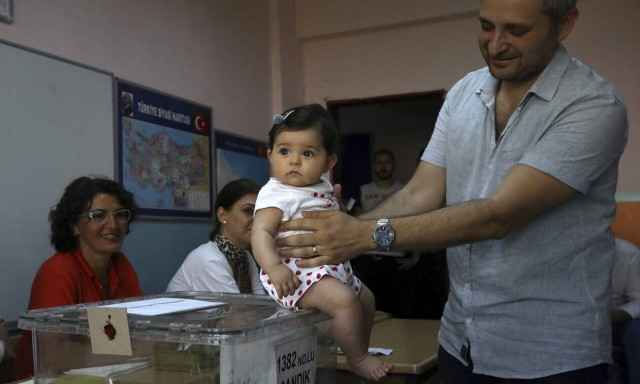 Οι 1,5 εκατομμύριο Τούρκοι που ζουν στη Γερμανία αρχίζουν σήμερα να ψηφίζουν