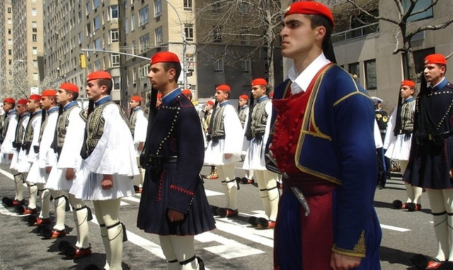 Η ομογένεια της Νέας Υόρκης υποδέχεται τους Εύζωνες – Την Κυριακή η παρέλαση στην Πέμπτη Λεωφόρο