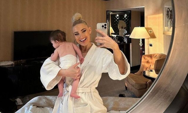 Ιωάννα Τούνη: Ο γιος της, την γρατζούνισε στον λαιμό - «Νουνίτο η αγριόγατα»