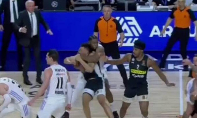 Euroleague: Άγριο ξύλο στη Μαδρίτη - Η εγκληματική λαβή που τραυμάτισε σοβαρά τον Έξουμ (videos)