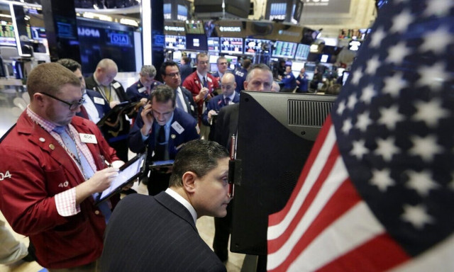 Wall Street: Ενισχυμένα κέρδη στο χρηματιστήριο της Νέας Υόρκης παρά την πτώση της Amazon