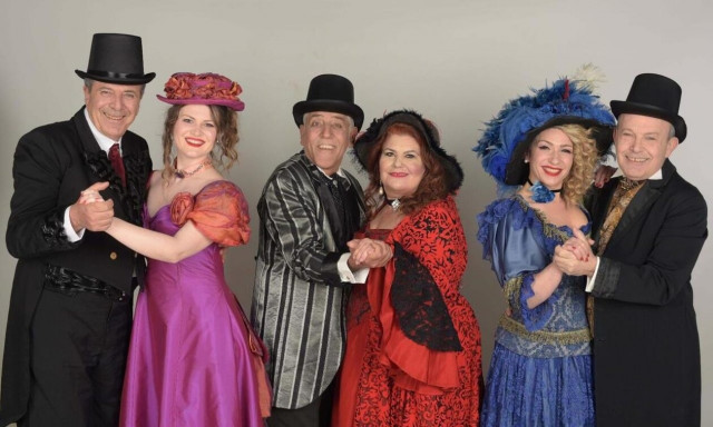 «Ψύλλοι στ' Αυτιά» του Ζορζ Φεντώ σε καλοκαιρινή περιοδεία