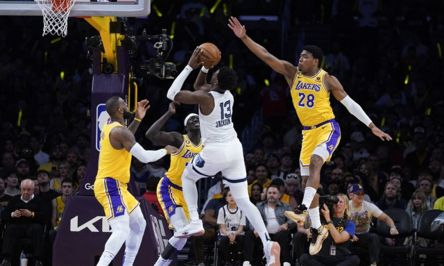 NBA: Στα ημιτελικά της Δύσης οι Λέικερς - Break στο break οι Κινγκς (vids)