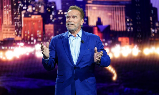 Σβαρτσενέγκερ: Το νέο κατοικίδιο του ηθοποιού ονομάζεται «Σνέλι» και είναι... γουρούνι