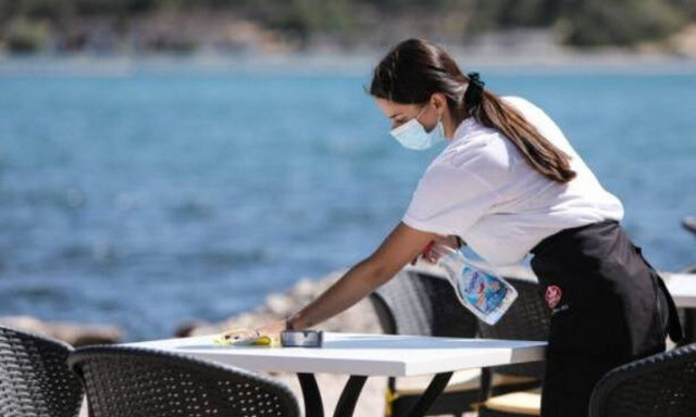 Η έλλειψη εργαζομένων απειλεί τον ελληνικό τουρισμό