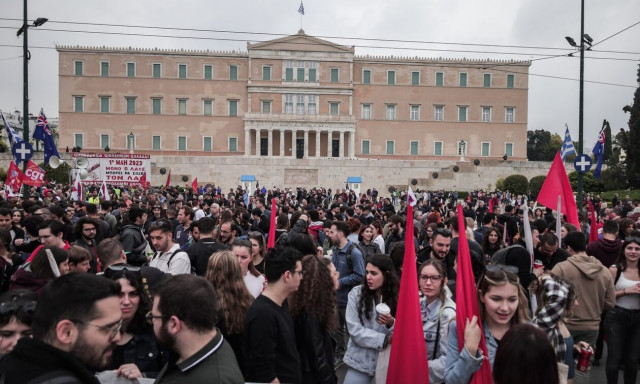 Πρωτομαγιά: Τα μηνύματα των πολιτικών για την ημέρα