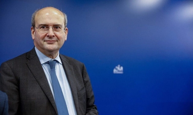 Χατζηδάκης: Η κυβέρνηση τιμά την Εργατική Πρωτομαγιά με το έργο της