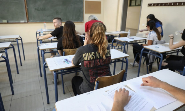 Πανελλήνιες 2023: Τι αλλάζει στη βαθμολόγηση σε Νεοελληνική Γλώσσα και Αρχαία