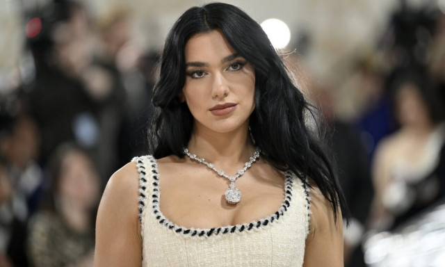 Μet Gala 2023: Η Ντούα Λίπα με αμύθητης αξίας κοσμήματα στο κόκκινο χαλί