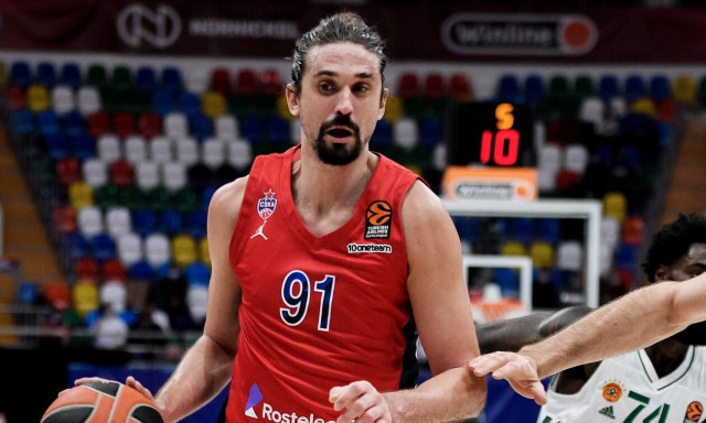 ΤΣΣΚΑ Μόσχας: Ώρες αγωνίας για Σβεντ - Τραυματίστηκε σοβαρά στο κεφάλι από χούλιγκαν (pic)