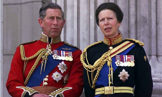 Κάρολος: Η πρώτη μεγάλη βασιλική κόντρα μετά το Megxit - Πριγκίπισσα Άννα εναντίον του νέου βασιλιά