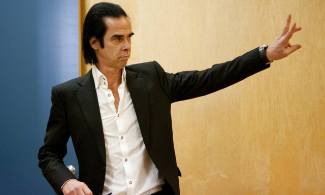 Ο Νικ Κέιβ ανυπομονεί για τη στέψη του Καρόλου