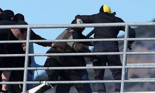 Θεσσαλονίκη: «Κάποιοι μετά τον Καμπανό δεν έβαλαν μυαλό» - Τι λέει αυτόπτης για την οπαδική επίθεση