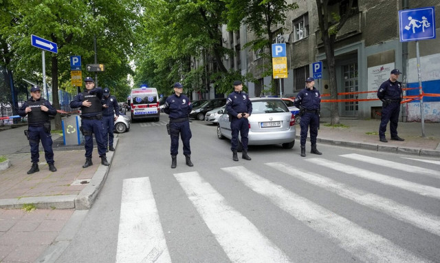 Συναγερμός στο Βελιγράδι: Πυροβολισμοί σε δημοτικό - Πληροφορίες για έναν νεκρό και τραυματίες