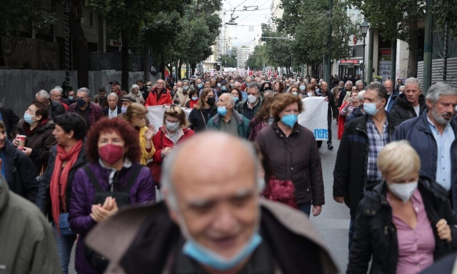 Συνταξιούχοι: Διπλό μπόνους για όσους συνεχίζουν να εργάζονται