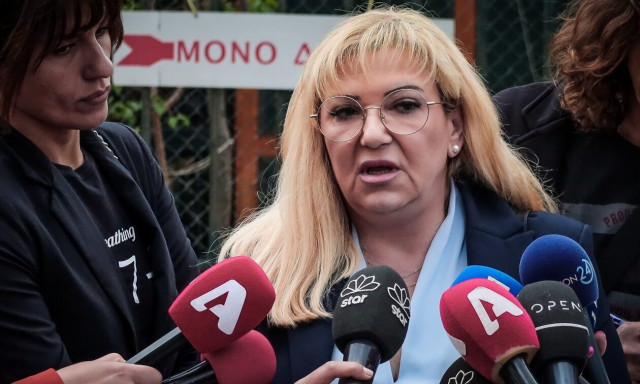 Δολοφονία Καραϊβάζ: Στην Ευελπίδων η χήρα του δημοσιογράφου - «Δεν γνωρίζω πρόσωπα για να υποδείξω»