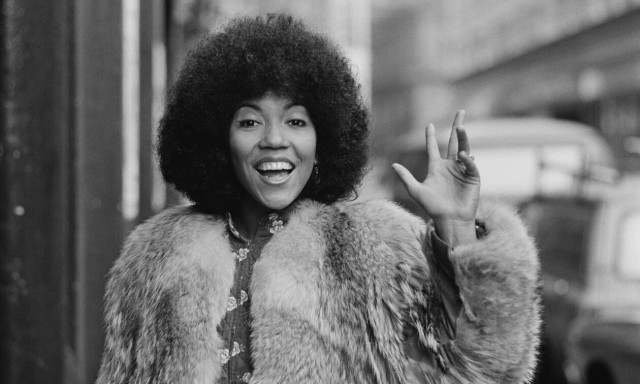 Linda Lewis: Πέθανε η διάσημη Βρετανή τραγουδίστρια σε ηλικία 72 ετών