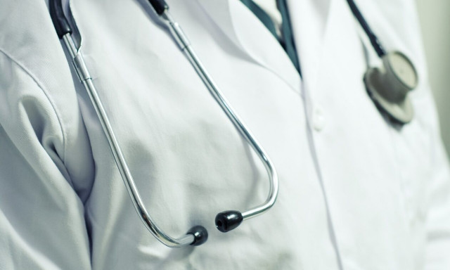 Ρόδος: Ξεκινά η δίκη για την υπόθεση του γυναικολόγου που κατηγορείται για βιασμό 21 γυναικών