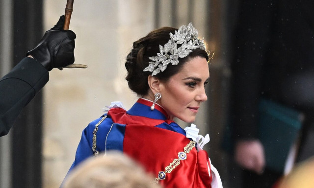 Κέιτ Μίντλετον: Η εντυπωσιακή εμφάνιση της μελλοντικής βασίλισσας στη στέψη του Καρόλου