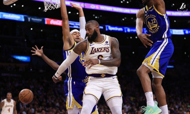 Ξεκάθαρη συμβουλή Λεμπρόν: «Μακριά από τηλεόραση και social media»