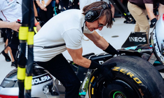 Formula 1: Ο Τομ Κρουζ άλλαξε λάστιχα στη Μερσεντές στο grand prix του Μαϊάμι!