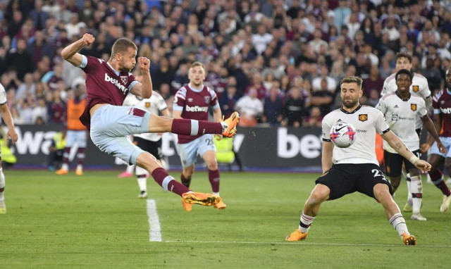 Premier League: «Χαμός» για τετράδα μετά την ήττα της Μάντσεστερ Γιουνάιτεντ – Σώθηκε η Γουέστ Χαμ