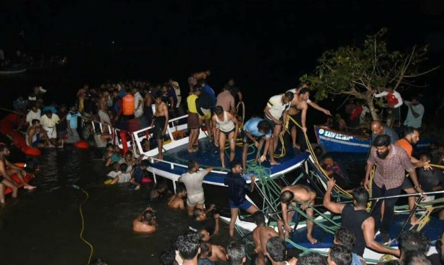 Τραγωδία στην Ινδία: 21 νεκροί από ανατροπή πλεούμενου - Σε εξέλιξη η επιχείρηση διάσωσης