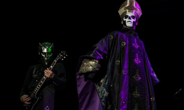 Οι Ghost του Papa Emeritus IV