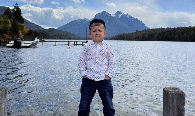 Χαζμπουλά Μαγκομέντοφ: Χειροπέδες στον διάσημο νάνο του Tik Tok