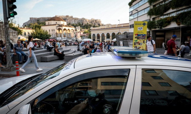 Άγρια συμπλοκή στο Μοναστηράκι - Μαχαίρωσαν 16χρονο