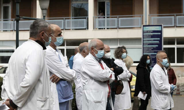 Μετακινήσεις 300 γιατρών του ΕΣΥ ανά μήνα: Η απόφαση Γκάγκα - Σκυλακάκη