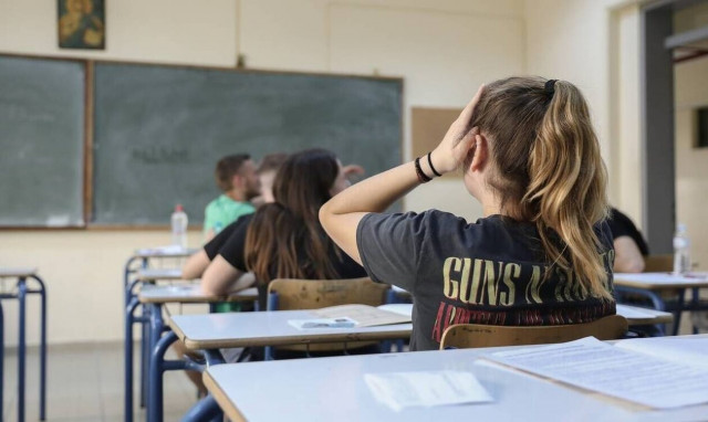 Viral σημείωμα μαθήτριας σε πολυκατοικία: «Είμαι η Χάιντυ και δίνω Πανελλήνιες»