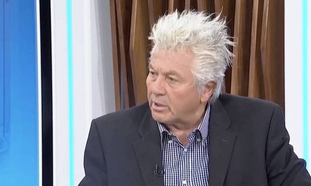 Εκλογές 2023: Με μαλλί... ροκ σταρ εμφανίστηκε ο υποψήφιος του ΣΥΡΙΖΑ Θανάσης Παπαχριστόπουλος