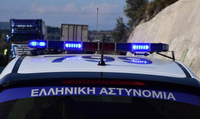 Σαλαμίνα: Τρομοκρατημένη μια γειτονιά από τον νταή με τα όπλα