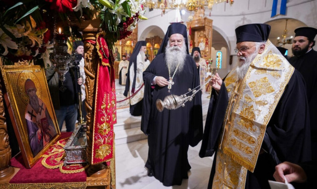 Η ενορία του Διαβατού υποδέχτηκε τη Δεξιά Χείρα του Αγίου Σπυρίδωνος