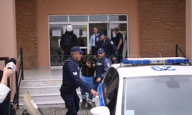 Άρτα: Το μήνυμα που στέλνει ο πατέρας που ξέχασε το βρέφος στο αυτοκίνητο - Εικόνες από το σημείο