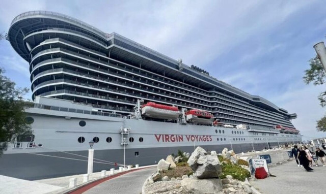 Μύκονος: Θερμή υποδοχή σε ένα από τα πιο εντυπωσιακά κρουαζιερόπλοια (pics)