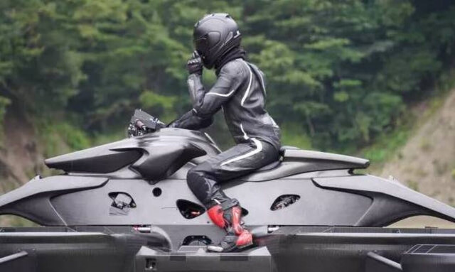 Εικόνες από το μέλλον: Γεγονός η πρώτη ιπτάμενη μοτοσικλέτα (vid)