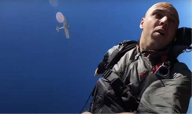 Τρέβορ Τζέικομπ: Παραδέχεται ότι έριξε σκόπιμα αεροπλάνο για τις προβολές στο You Tube